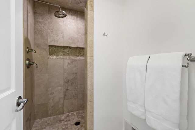 8660 Black Maple Drive, Eden Prairie, MN 55344