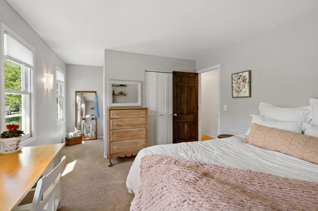 8660 Black Maple Drive, Eden Prairie, MN 55344