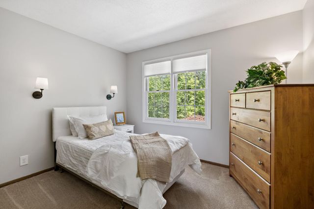 8660 Black Maple Drive, Eden Prairie, MN 55344