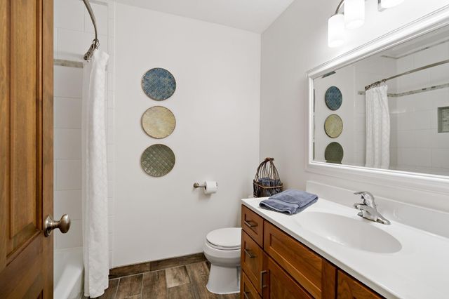 8660 Black Maple Drive, Eden Prairie, MN 55344