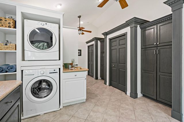 8660 Black Maple Drive, Eden Prairie, MN 55344