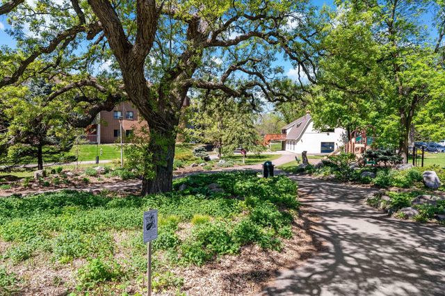 8660 Black Maple Drive, Eden Prairie, MN 55344