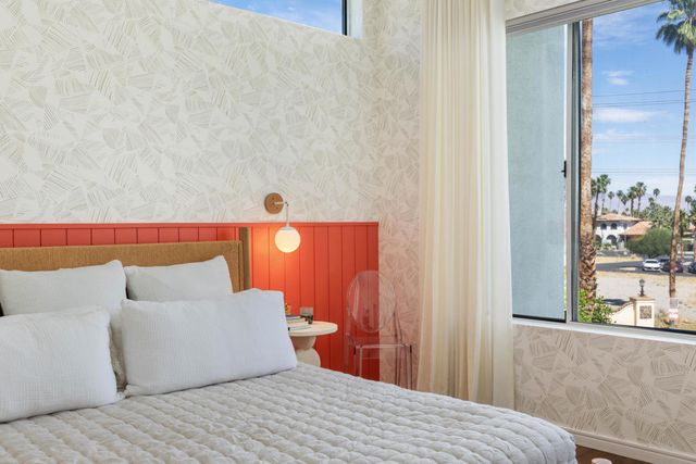 1000 Surrey Lane, Palm Springs, CA 92264