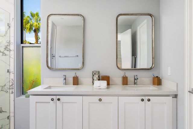 1000 Surrey Lane, Palm Springs, CA 92264