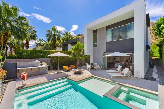 1000 Surrey Lane, Palm Springs, CA 92264