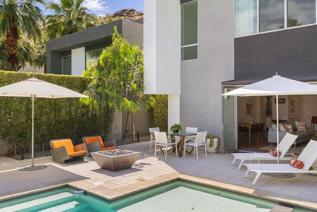 1000 Surrey Lane, Palm Springs, CA 92264