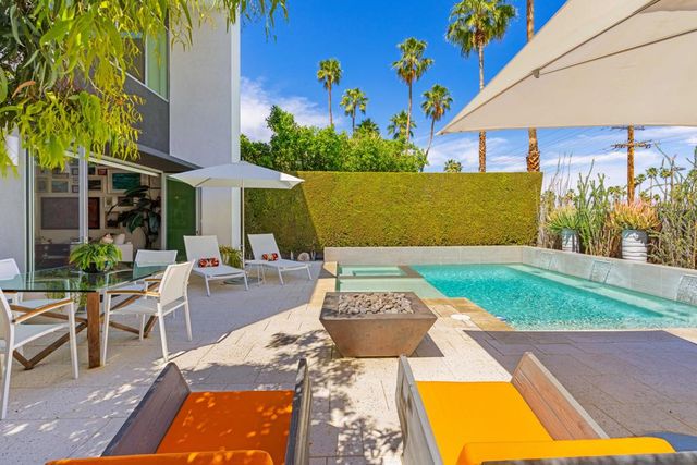 1000 Surrey Lane, Palm Springs, CA 92264