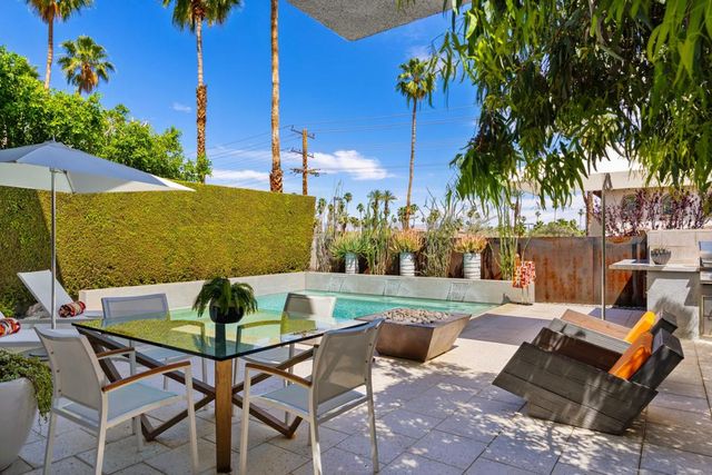 1000 Surrey Lane, Palm Springs, CA 92264