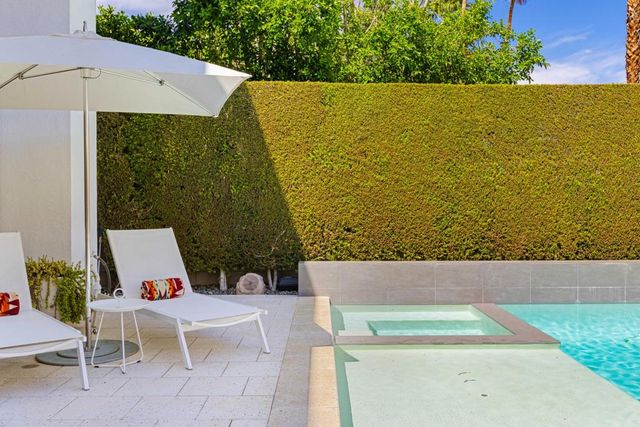 1000 Surrey Lane, Palm Springs, CA 92264