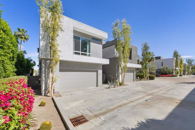 1000 Surrey Lane, Palm Springs, CA 92264