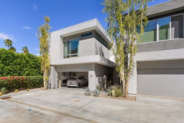 1000 Surrey Lane, Palm Springs, CA 92264