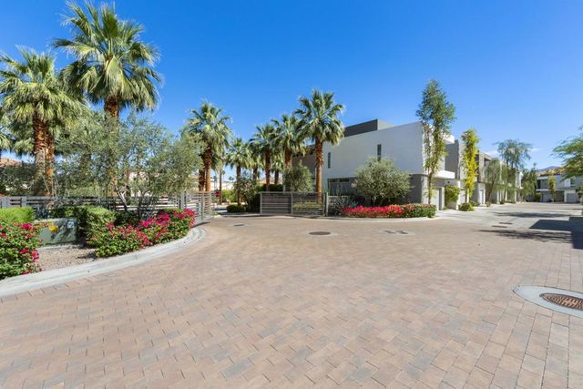 1000 Surrey Lane, Palm Springs, CA 92264