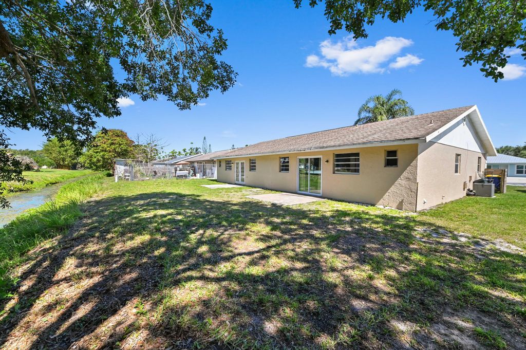 4550 SE Salvatori Road, Stuart, FL 34997
