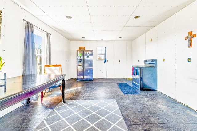 1430 Sixteenth, Rockport, TX 78382