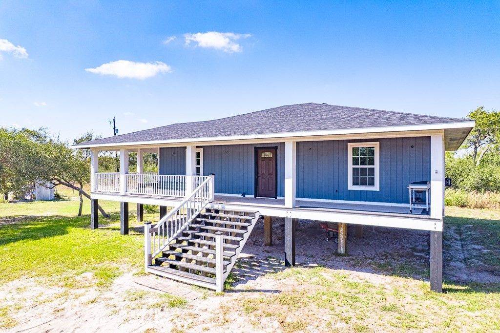 1430 Sixteenth, Rockport, TX 78382 — photo 3