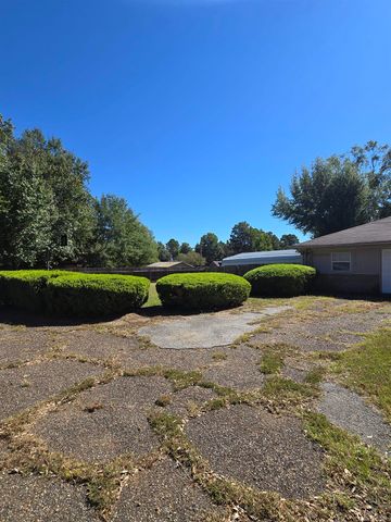 3704 Teri Lynn Dr., Longview, TX 75604