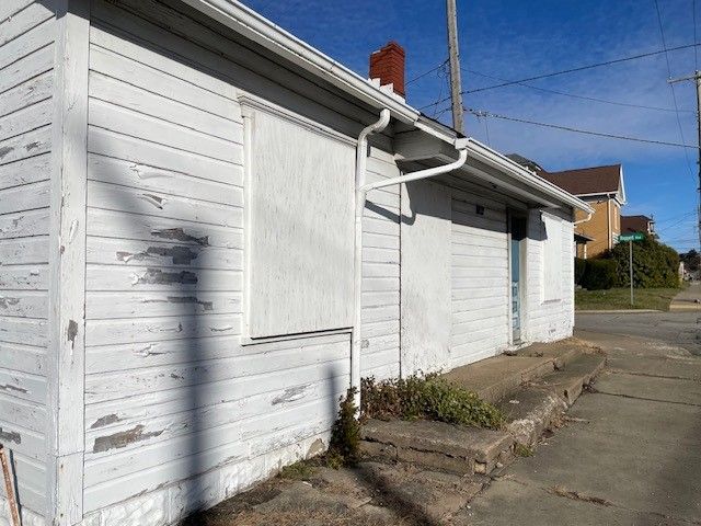 7 REPPERT BLVD, Uniontown, PA 15401