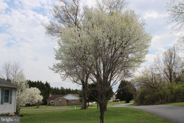 142 BRADDOCK BLVD, Inwood, WV 25428