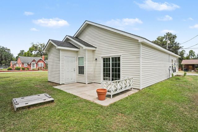 1511 6th Ave., Conway, SC 29526