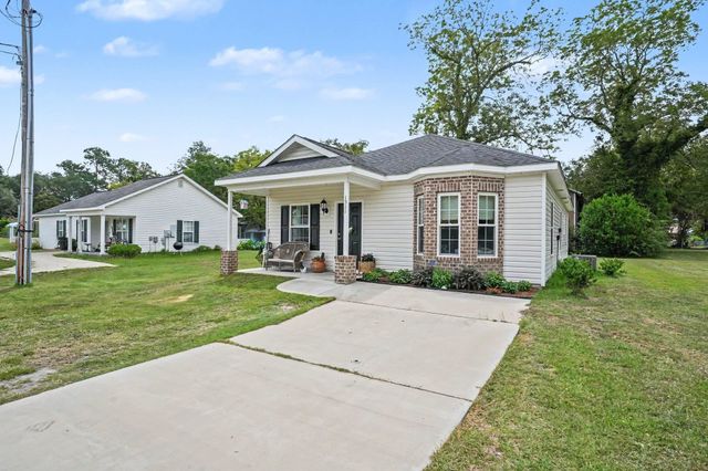 1511 6th Ave., Conway, SC 29526