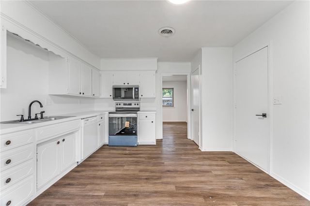 1410 W Bishop Drive, Rogers, AR 72756