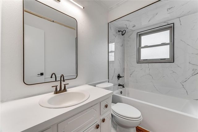 1410 W Bishop Drive, Rogers, AR 72756