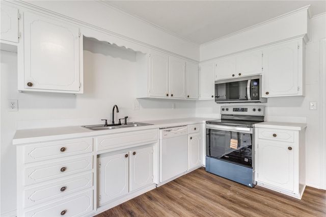 1410 W Bishop Drive, Rogers, AR 72756