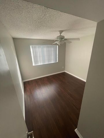 400 N Crestwood Ct Court N 417, Royal Palm Beach, FL 33411