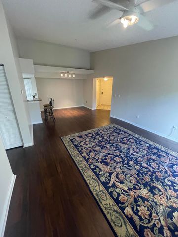 400 N Crestwood Ct Court N 417, Royal Palm Beach, FL 33411