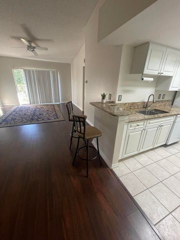 400 N Crestwood Ct Court N 417, Royal Palm Beach, FL 33411