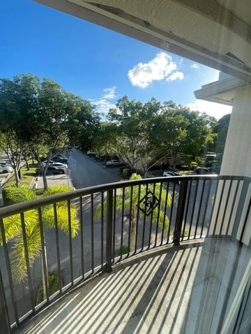 400 N Crestwood Ct Court N 417, Royal Palm Beach, FL 33411