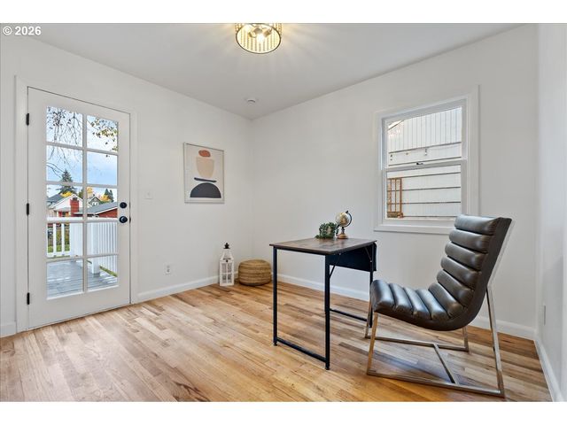 9740 N VAN HOUTEN Ave, Portland, OR 97203