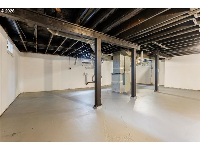 9740 N VAN HOUTEN Ave, Portland, OR 97203