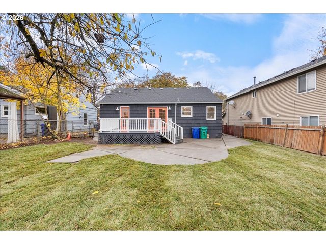 9740 N VAN HOUTEN Ave, Portland, OR 97203