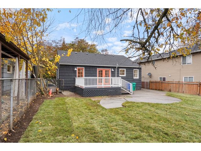 9740 N VAN HOUTEN Ave, Portland, OR 97203