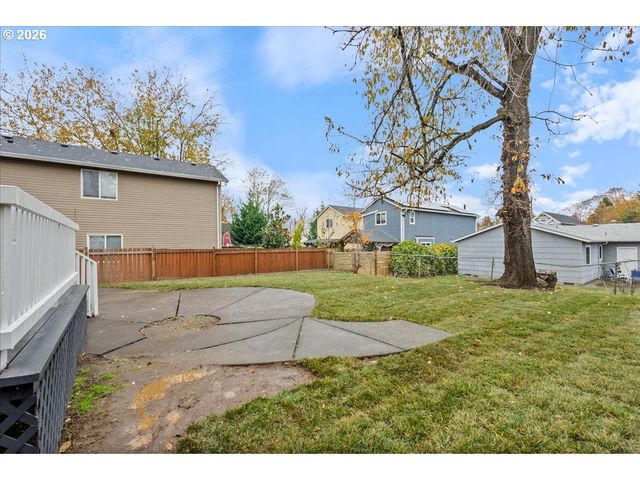 9740 N VAN HOUTEN Ave, Portland, OR 97203