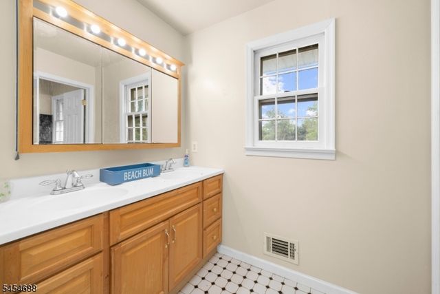370 Harlingen Rd, Montgomery Twp., NJ 08502