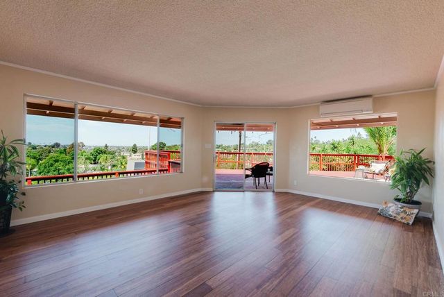 512 Beaumont, Vista, CA 92084