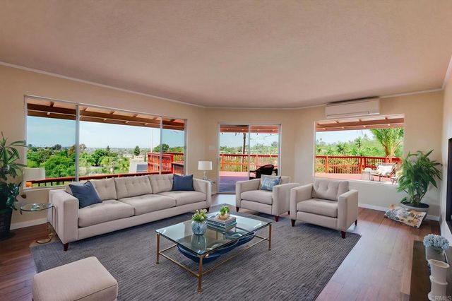 512 Beaumont, Vista, CA 92084
