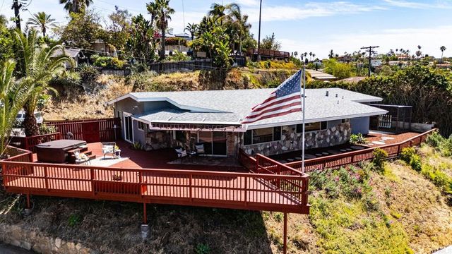 512 Beaumont, Vista, CA 92084