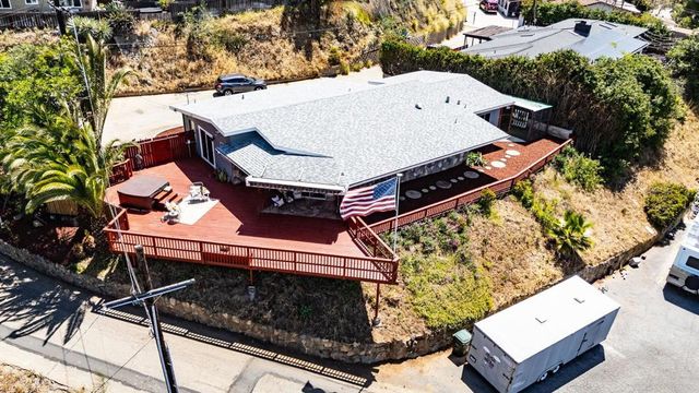 512 Beaumont, Vista, CA 92084