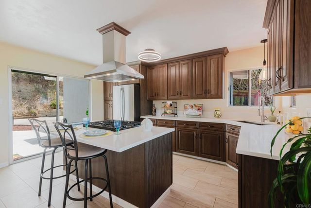 512 Beaumont, Vista, CA 92084