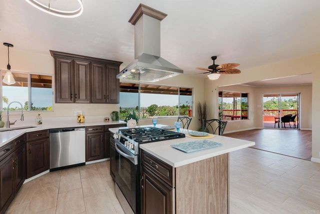 512 Beaumont, Vista, CA 92084