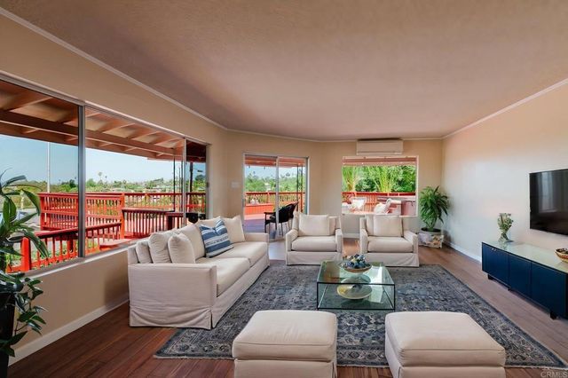 512 Beaumont, Vista, CA 92084