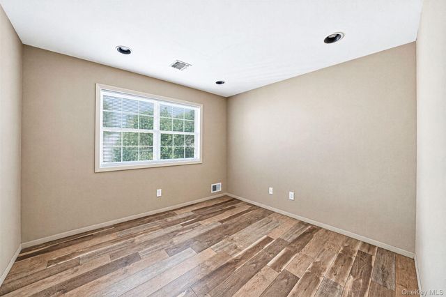 19 Oceanview Boulevard, Manorville, NY 11949