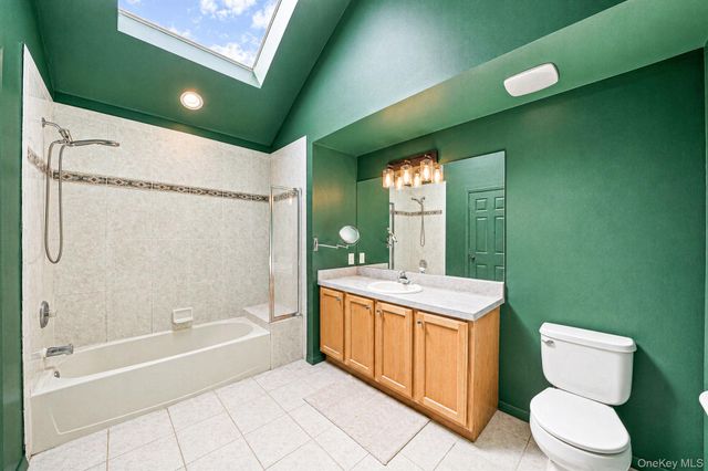 19 Oceanview Boulevard, Manorville, NY 11949