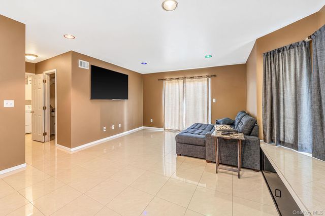 19 Oceanview Boulevard, Manorville, NY 11949