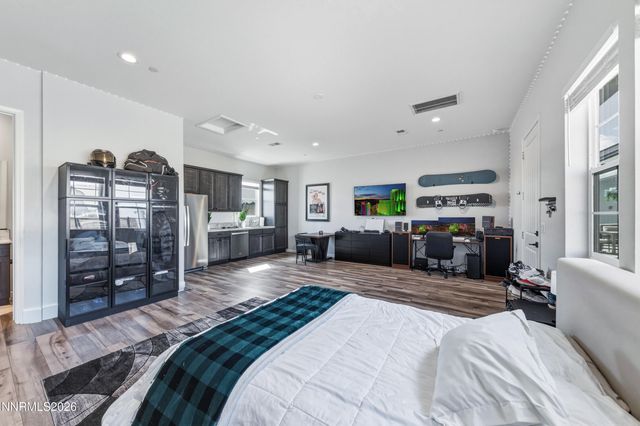 2958 Murrelet Way, Sparks, NV 89441