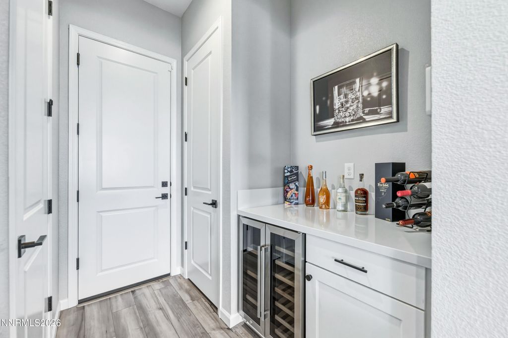 Image 13 of property listing at 2958 Murrelet Way, Sparks, NV 89441