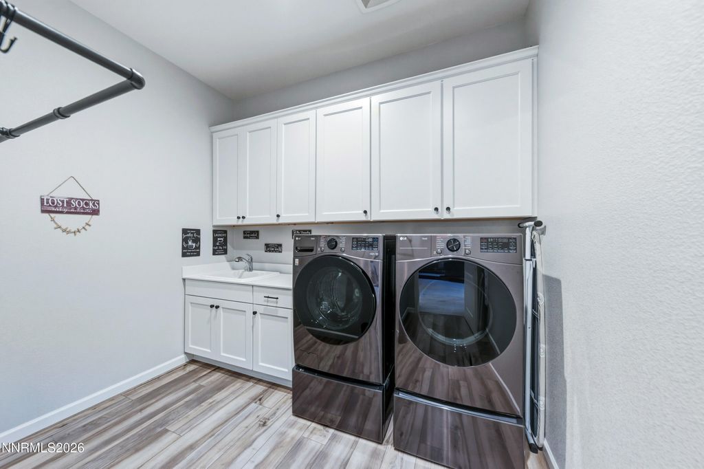 Image 38 of property listing at 2958 Murrelet Way, Sparks, NV 89441